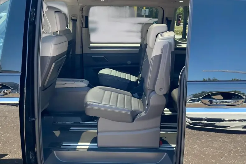 Volkswagen T7 Multivan din 2023 cu 35.000 km - oferta VOL251876 - foto 9
