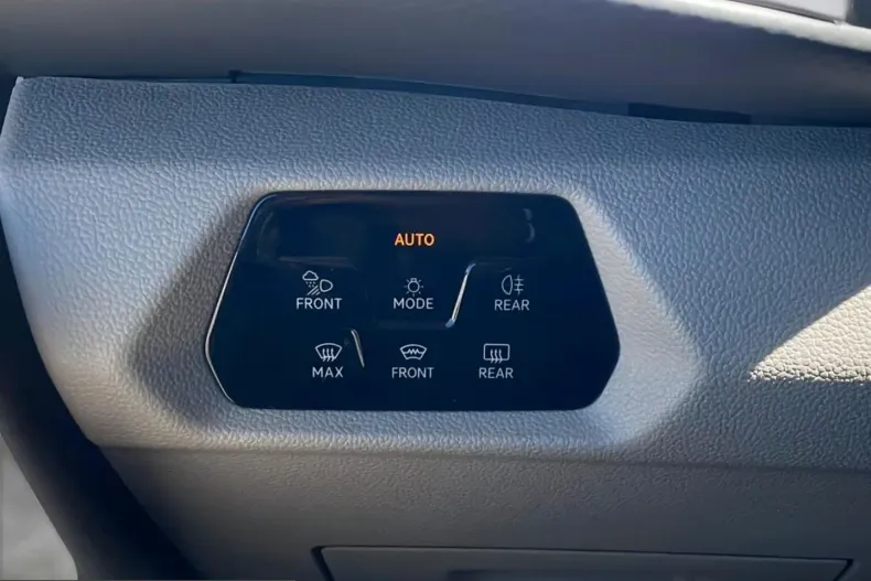 Volkswagen T7 Multivan din 2023 cu 35.000 km - oferta VOL251876 - foto 19