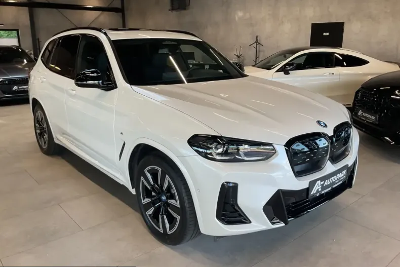 BMW iX3 (Seria X) din 2024 cu 29.500 km - oferta BMW251877 - foto 2