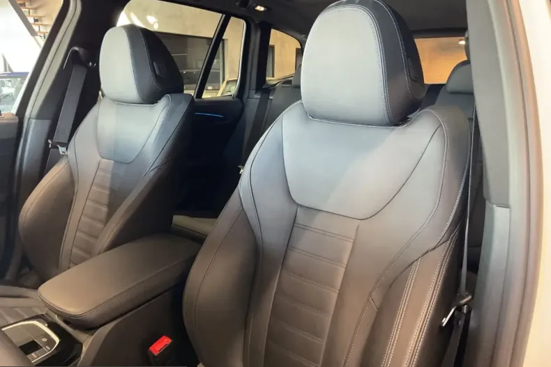 BMW iX3 (Seria X) din 2024 cu 29.500 km - oferta BMW251877 - foto 9