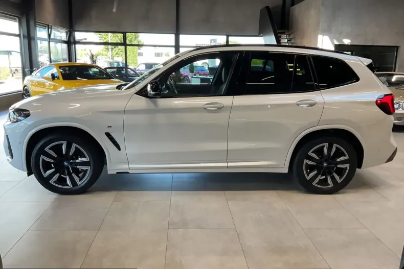 BMW iX3 (Seria X) din 2024 cu 29.500 km - oferta BMW251877 - foto 18