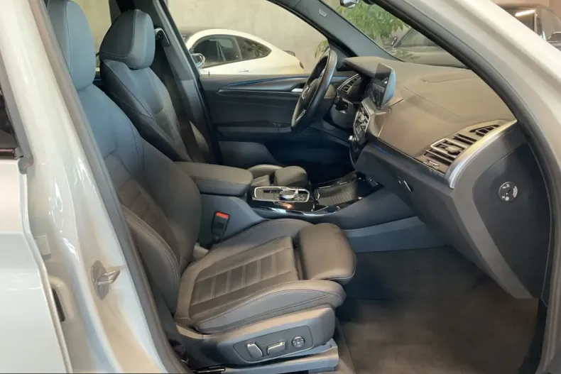 BMW iX3 (Seria X) din 2024 cu 29.500 km - oferta BMW251877 - foto 32