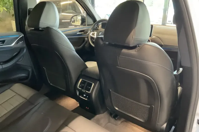 BMW iX3 (Seria X) din 2024 cu 29.500 km - oferta BMW251877 - foto 35