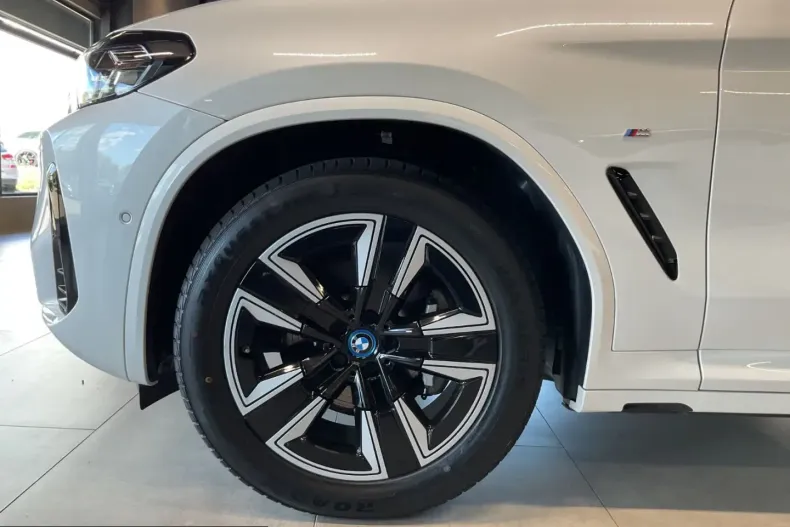 BMW iX3 (Seria X) din 2024 cu 29.500 km - oferta BMW251877 - foto 43