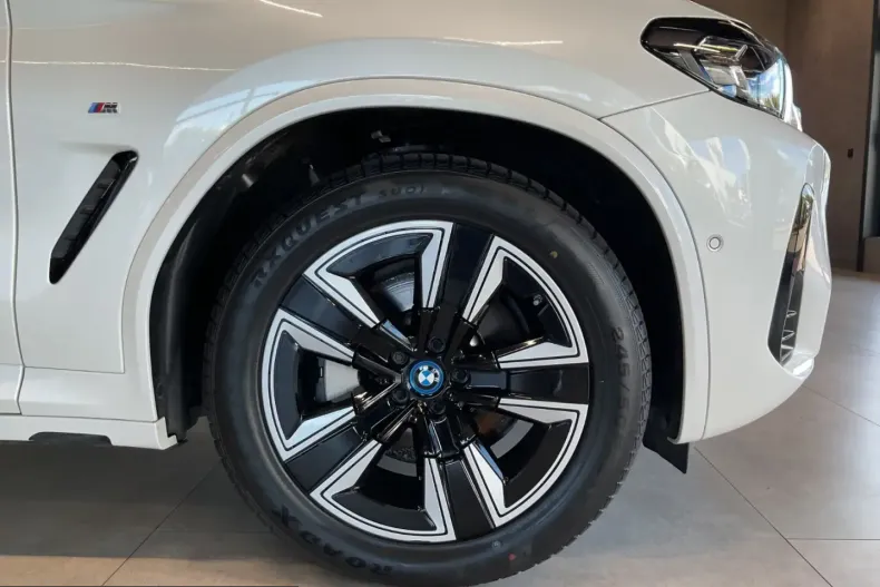 BMW iX3 (Seria X) din 2024 cu 29.500 km - oferta BMW251877 - foto 44