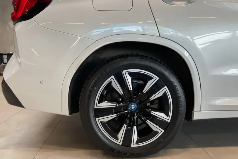 BMW iX3 (Seria X) din 2024 cu 29.500 km - oferta BMW251877 - foto 45