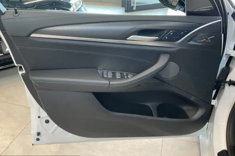 BMW iX3 (Seria X) din 2024 cu 29.500 km - oferta BMW251877 - foto 47