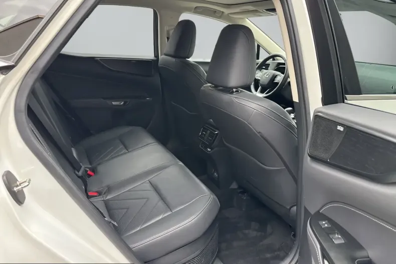 Lexus NX 350h din 2024 cu 29.408 km - oferta LEX251882 - foto 10