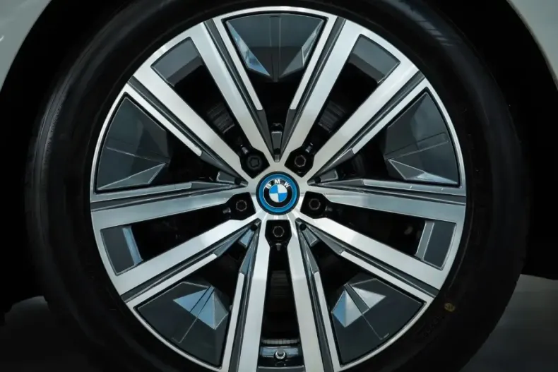 BMW i7 (Seria 7) din 2023 cu 24.023 km - oferta BMW251883 - foto 15