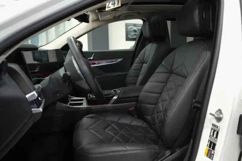 BMW i7 (Seria 7) din 2023 cu 24.023 km - oferta BMW251883 - foto 16
