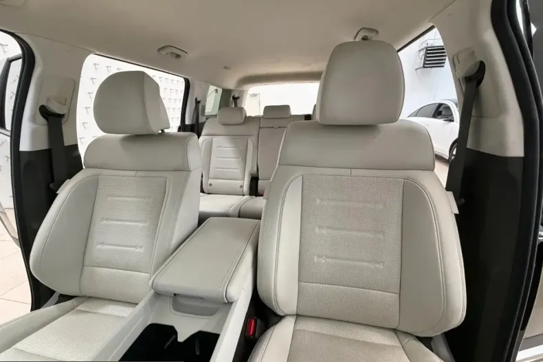 Hyundai Santa Fe din 2025 cu 27.400 km - oferta HYU251885 - foto 13
