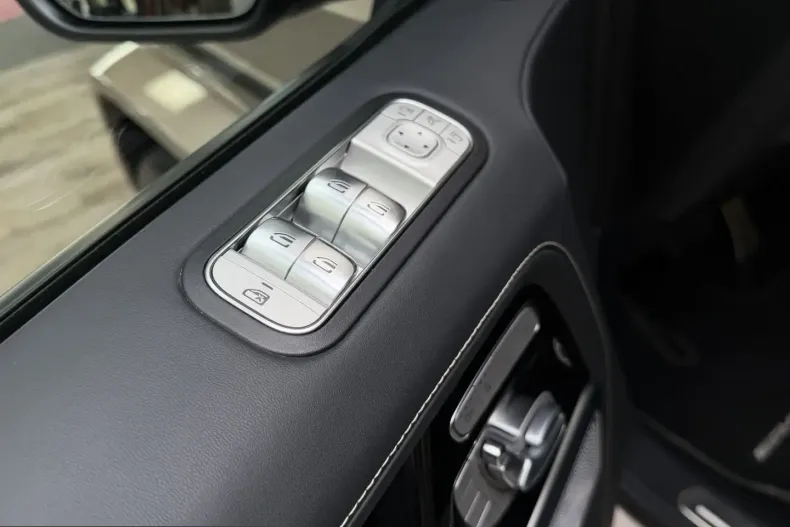 Mercedes-Benz G 63 AMG (Clasa G) din 2025 cu 15.150 km - oferta MER251886 - foto 17
