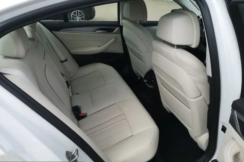 BMW 530 (Seria 5) din 2023 cu 21.169 km - oferta BMW251937 - foto 17