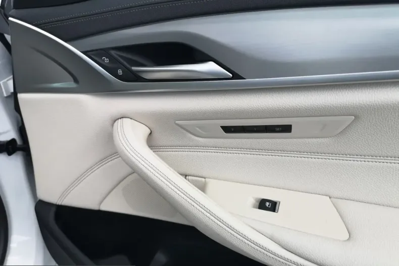 BMW 530 (Seria 5) din 2023 cu 21.169 km - oferta BMW251937 - foto 19