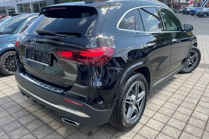 Mercedes-Benz GLA 200 (Clasa GLA) din 2024 cu 23.100 km - oferta MER251940 - foto 4