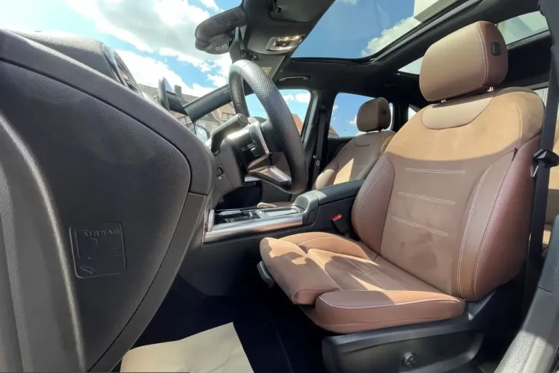 Mercedes-Benz GLA 200 (Clasa GLA) din 2024 cu 23.100 km - oferta MER251940 - foto 10