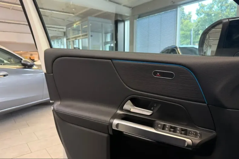 Mercedes-Benz EQB (Clasa GLB) din 2025 cu 18.773 km - oferta MER251949 - foto 13