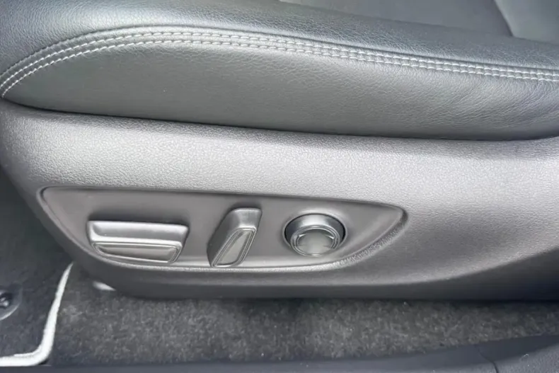 Toyota RAV4 din 2022 cu 76.823 km - oferta TOY251953 - foto 3