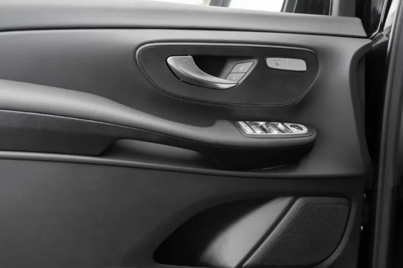 Mercedes-Benz V 250 (Clasa V) din 2024 cu 17.540 km - oferta MER251968 - foto 18