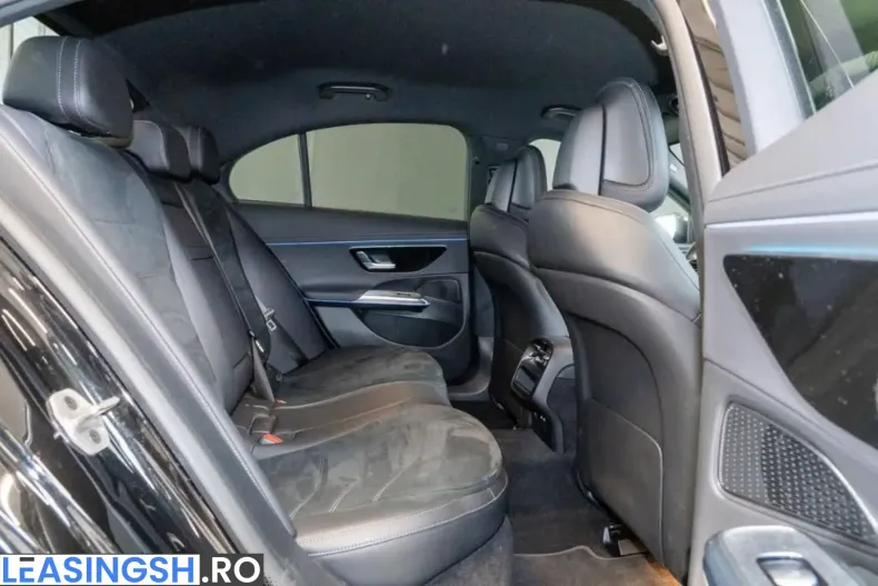 Mercedes-Benz E 300 (Clasa E) din 2024 cu 18.557 km - oferta MER251994 - foto 8