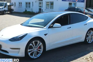 Tesla Model 3 din 2023 - oferta TES252029