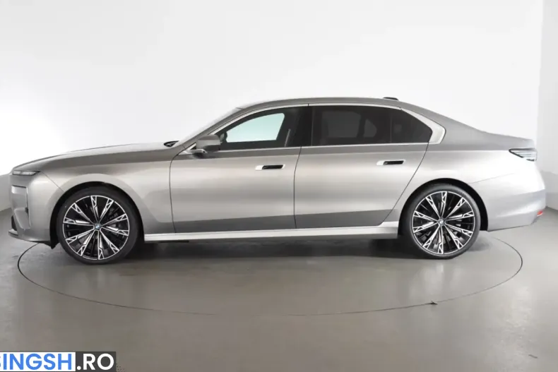 BMW 740 (Seria 7) din 2026 cu 51 km - oferta BMW252052 - foto 13