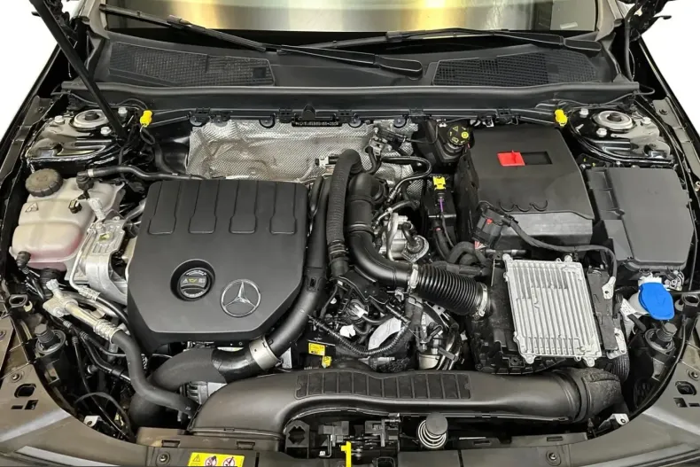 Mercedes-Benz CLA 180 (Clasa CLA) din 2025 cu 18.489 km - oferta MER252061 - foto 6