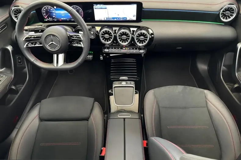 Mercedes-Benz CLA 180 (Clasa CLA) din 2025 cu 18.489 km - oferta MER252061 - foto 7