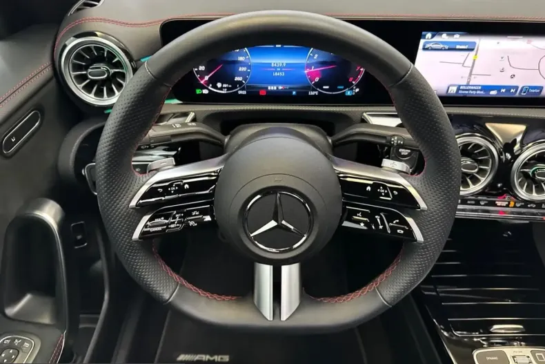 Mercedes-Benz CLA 180 (Clasa CLA) din 2025 cu 18.489 km - oferta MER252061 - foto 8