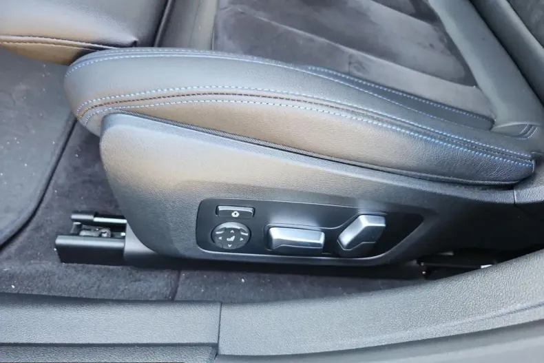 BMW i4 (Seria 4) din 2023 cu 64.336 km - oferta BMW252066 - foto 17