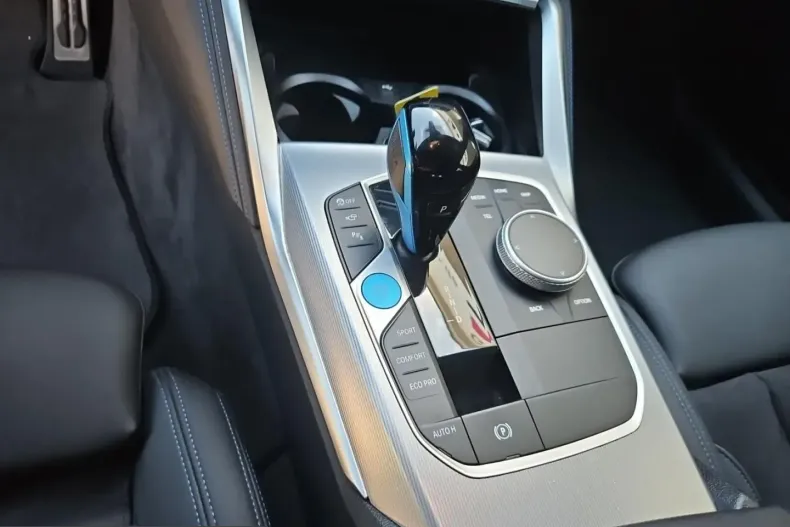 BMW i4 (Seria 4) din 2023 cu 64.336 km - oferta BMW252066 - foto 18