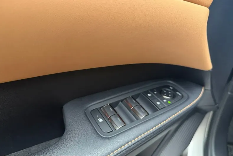 Lexus RX 450 din 2023 cu 39.800 km - oferta LEX252068 - foto 19