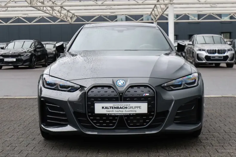 BMW i4 (Seria 4) din 2023 cu 60.597 km - oferta BMW252075 - foto 2