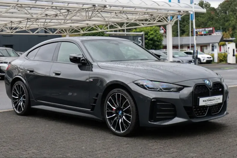 BMW i4 (Seria 4) din 2023 cu 60.597 km - oferta BMW252075 - foto 3