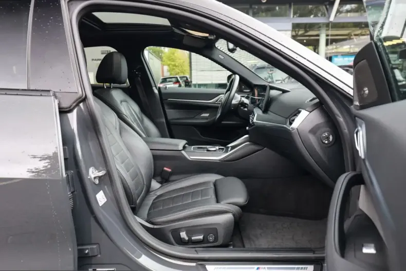 BMW i4 (Seria 4) din 2023 cu 60.597 km - oferta BMW252075 - foto 7