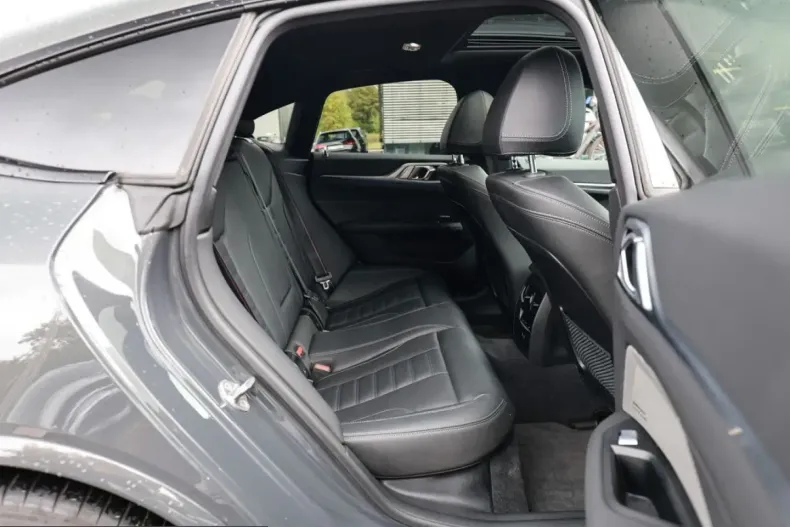 BMW i4 (Seria 4) din 2023 cu 60.597 km - oferta BMW252075 - foto 8