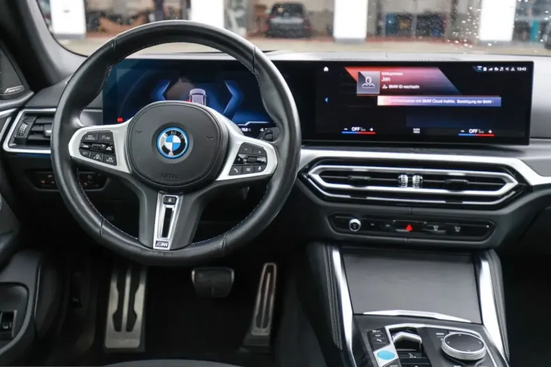 BMW i4 (Seria 4) din 2023 cu 60.597 km - oferta BMW252075 - foto 14