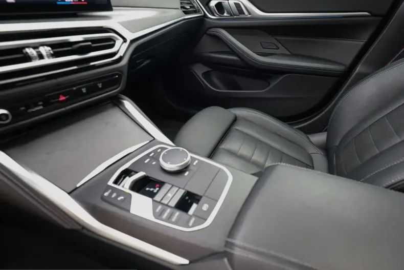 BMW i4 (Seria 4) din 2023 cu 60.597 km - oferta BMW252075 - foto 21