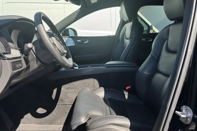 Volvo XC60 din 2024 cu 20.170 km - oferta VOL252083 - foto 19