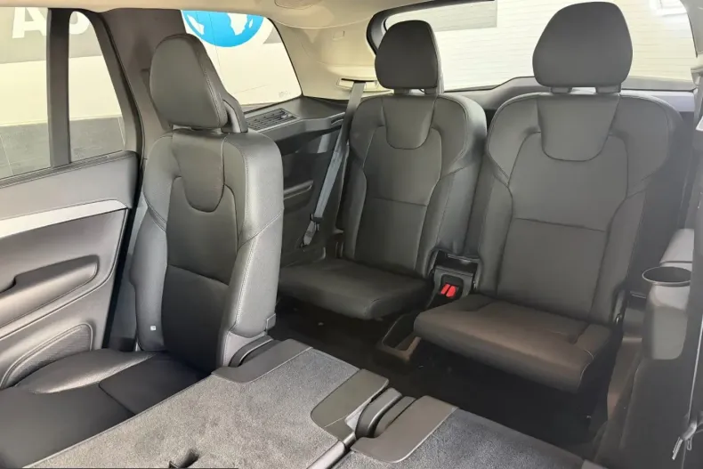 Volvo XC90 din 2022 cu 31.000 km - oferta VOL252102 - foto 13