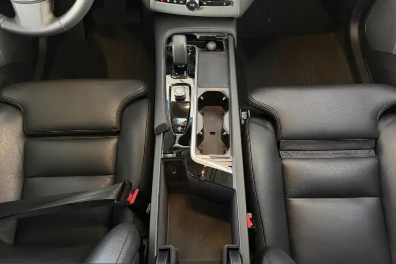 Volvo XC90 din 2022 cu 31.000 km - oferta VOL252102 - foto 17