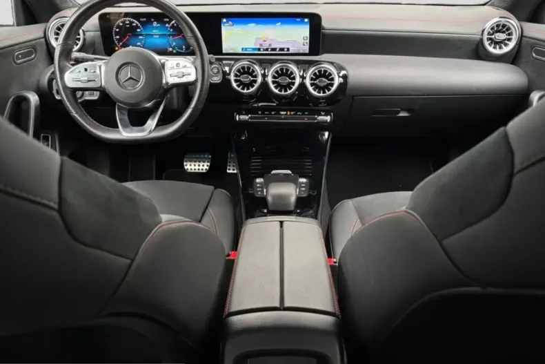 Mercedes-Benz CLA 200 (Clasa CLA) din 2023 cu 52.800 km - oferta MER252118 - foto 6