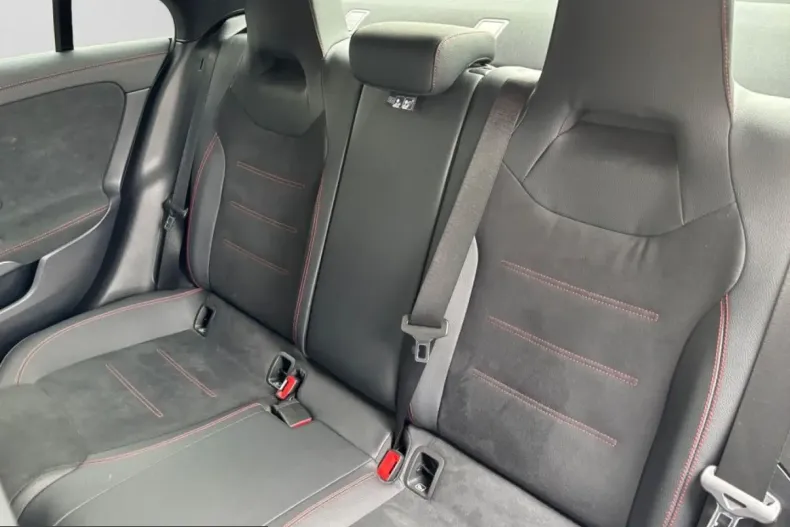 Mercedes-Benz CLA 200 (Clasa CLA) din 2023 cu 52.800 km - oferta MER252118 - foto 8