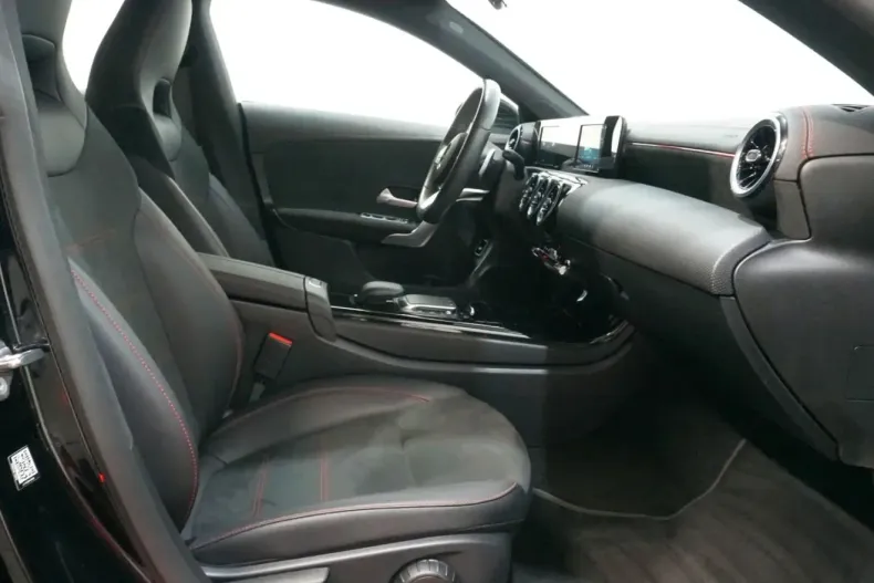 Mercedes-Benz CLA 250 (Clasa CLA) din 2022 cu 68.305 km - oferta MER252119 - foto 29