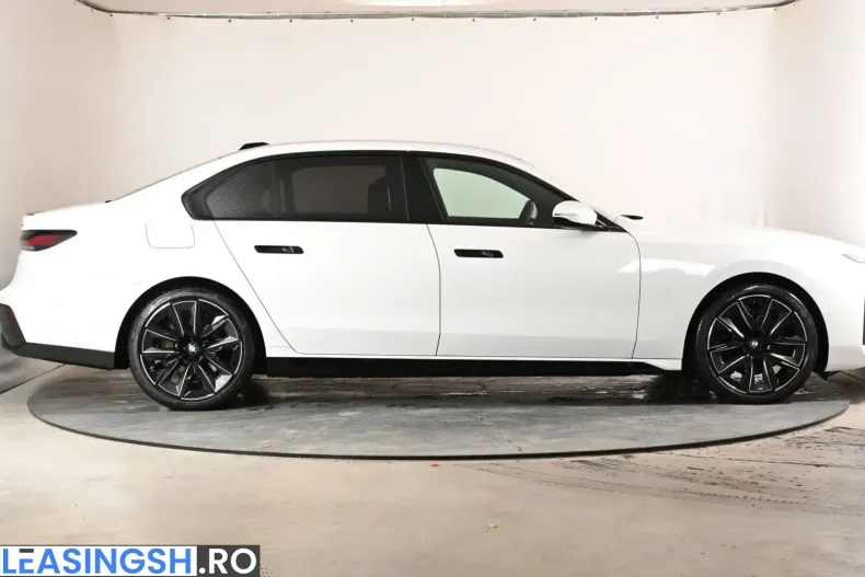 BMW 740 (Seria 7) din 2025 cu 6.420 km - oferta BMW252137 - foto 6