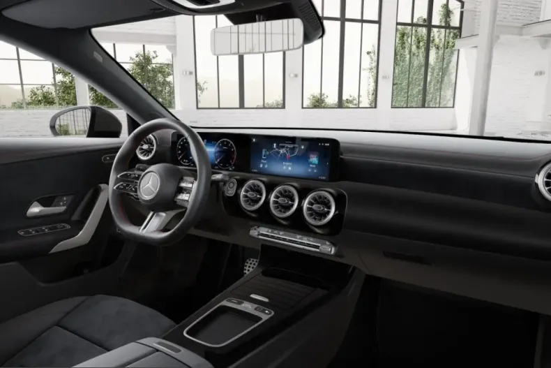 Mercedes-Benz CLA 180 (Clasa CLA) din 2025 cu 24.670 km - oferta MER252142 - foto 4