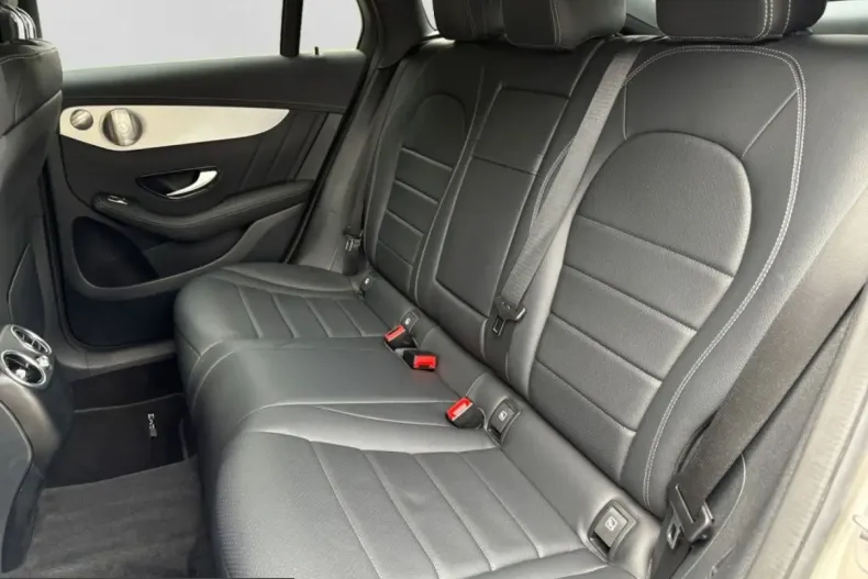 Mercedes-Benz GLC 300 (Clasa GLC) din 2023 cu 45.898 km - oferta MER252150 - foto 13