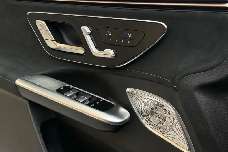 Mercedes-Benz EQE (Clasa E) din 2024 cu 17.000 km - oferta MER252155 - foto 10