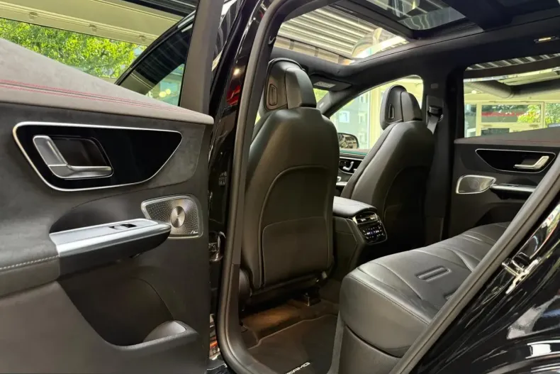 Mercedes-Benz EQE (Clasa E) din 2024 cu 17.000 km - oferta MER252155 - foto 27
