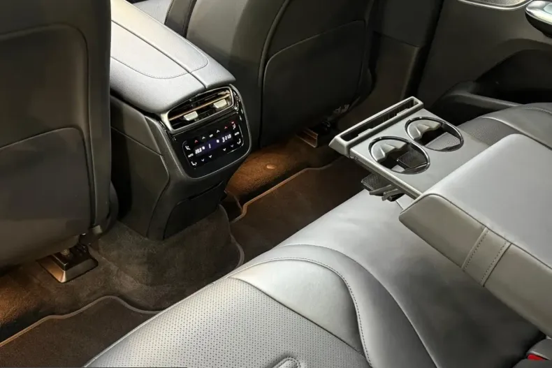 Mercedes-Benz EQE (Clasa E) din 2024 cu 17.000 km - oferta MER252155 - foto 30
